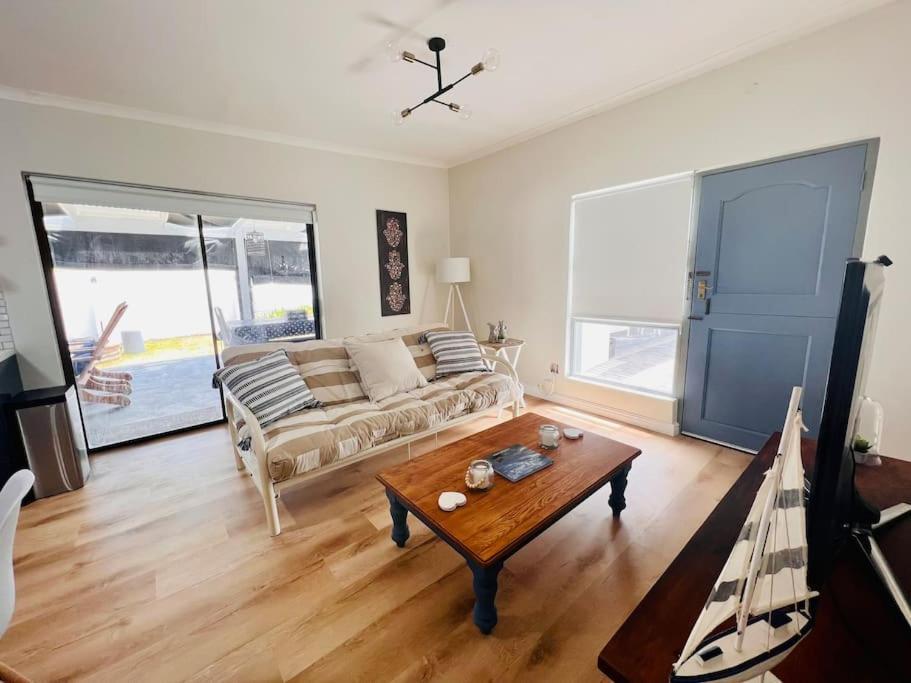 Adorable 2 Bedroom Cottage With Spacious Veranda Hermanus Exteriér fotografie
